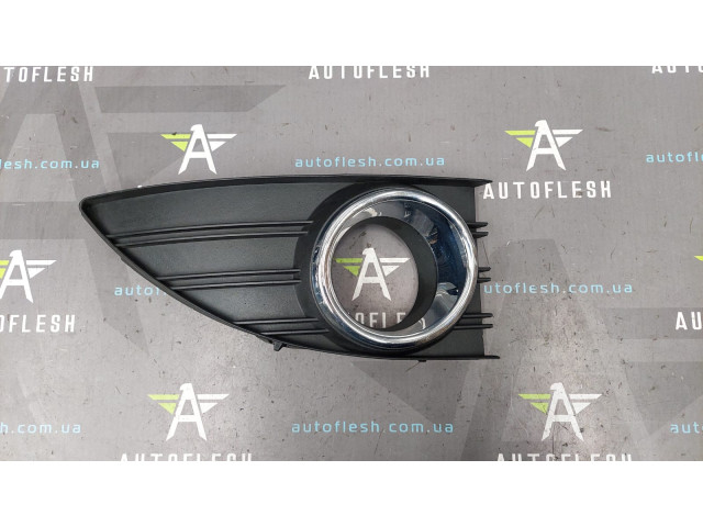Заглушка бампера права/ решітка бампера 261A50002R, 261523809R Renault Fluence флюєнс бу Заглушка бампера права/ решітка бампера 261A50002R, 261523809R Renault Fluence флюєнс бу
